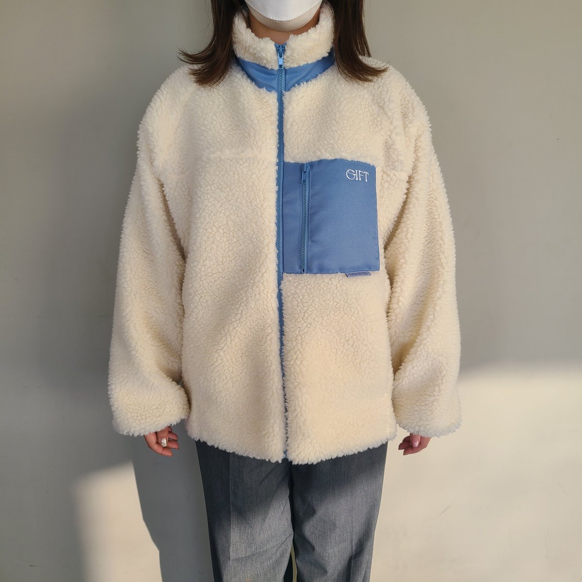 公演オフィシャルグッズ先行通信販売中📣】 ❄️ボアブルゾン❄️ 寒い