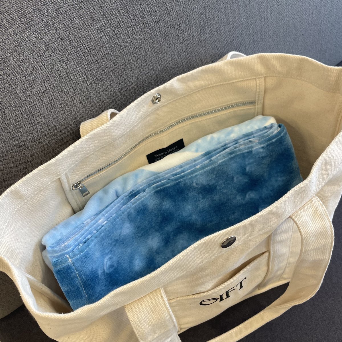 公演オフィシャルグッズ先行通信販売中📣】 👜トートバッグ👜 底マチ