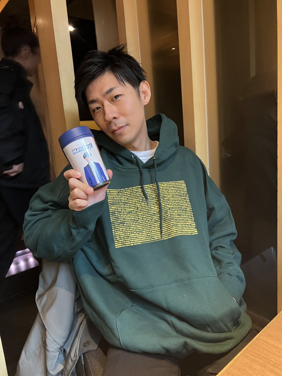 森本ご一家も褒めてくれました発作パーカーです！ ちなみにタンブラー