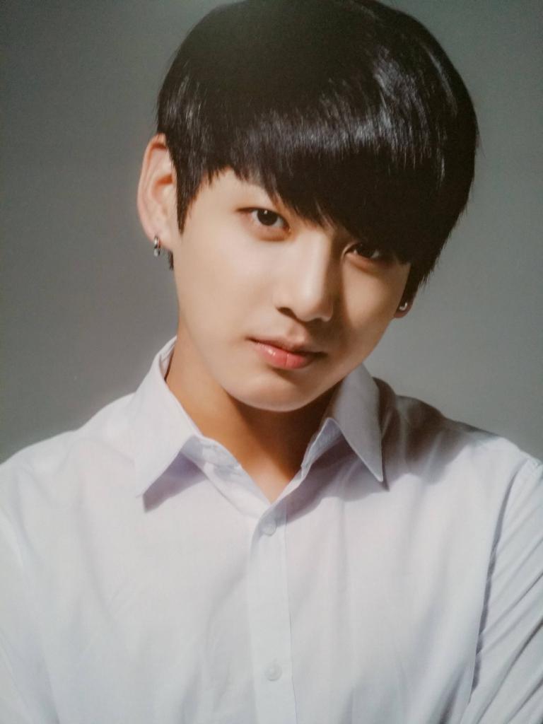 SCAN] 2015 BTS China Official Fanclub Magazine - Jungkook solo