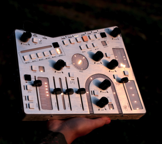 Raps Whimsical アナログシンセサイザー Atrium