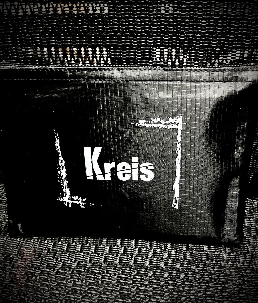 今年、私はD≒SIRE、Kαin、Kreisで「ポーチ」を作り、 配ったり販売し