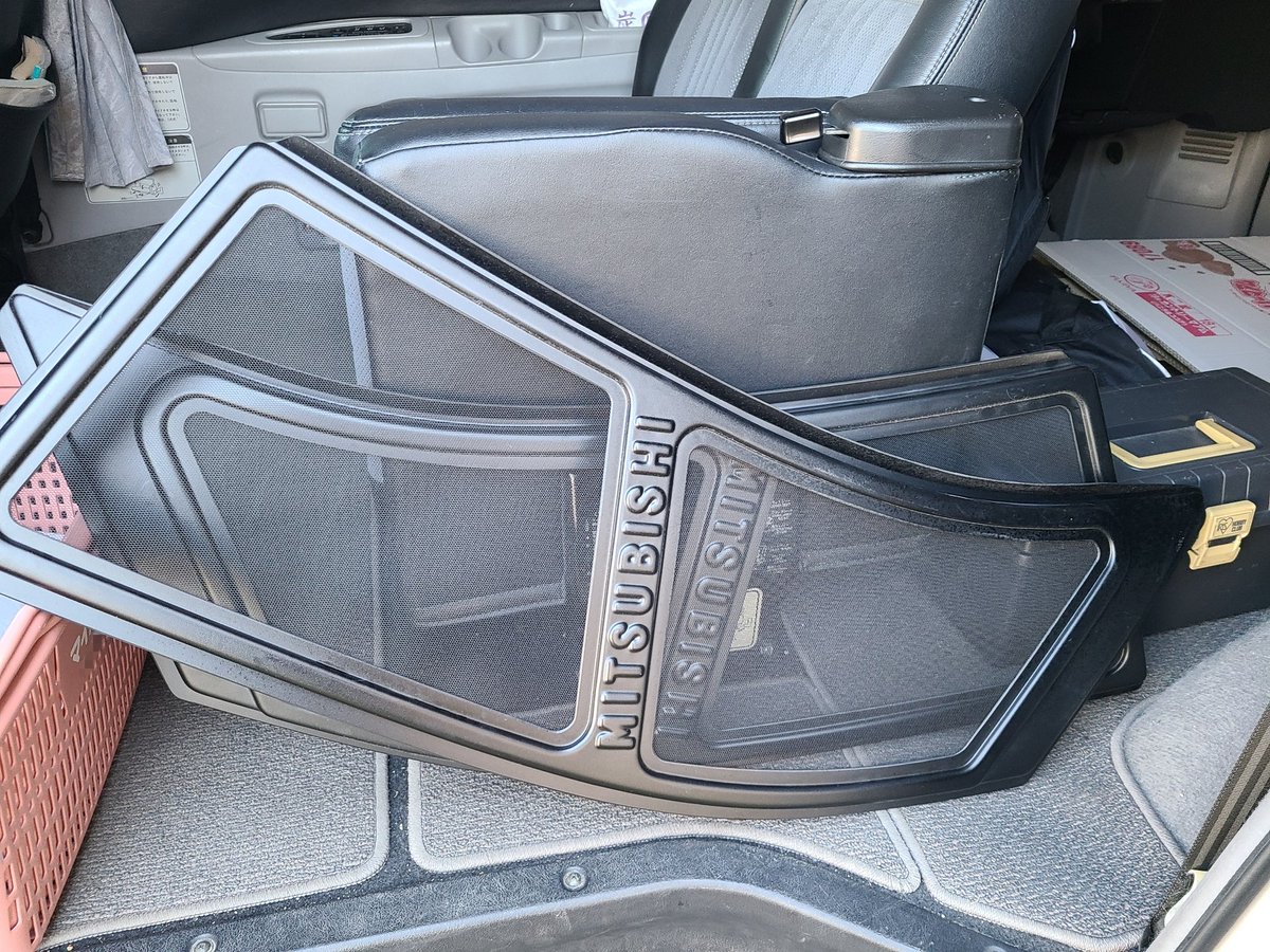 MZ526958 黒 メッシュ デリカスターワゴン純正の網戸 MZ526958 黒