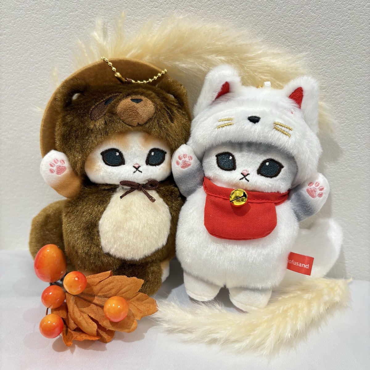 ⭐️新商品のご紹介⭐️ ○ 尻尾ぶらりん信楽たぬきにゃんマスコット