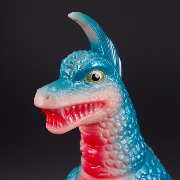 ソフビ 情報】#ブルマァク より #アーストロン(Gカラー)が登場！ 肌色