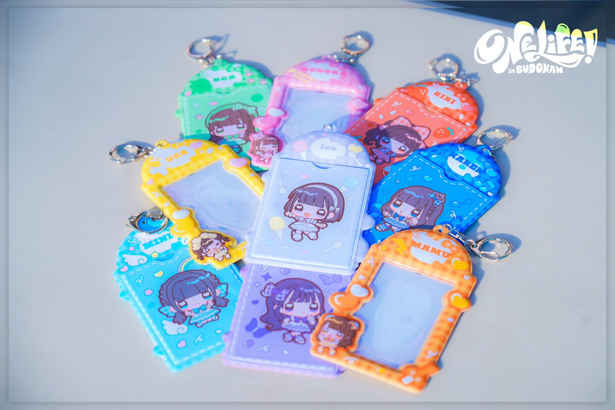 おすすめ新グッズ③ 推しチェキホルダー❕ とってもキュートな両面