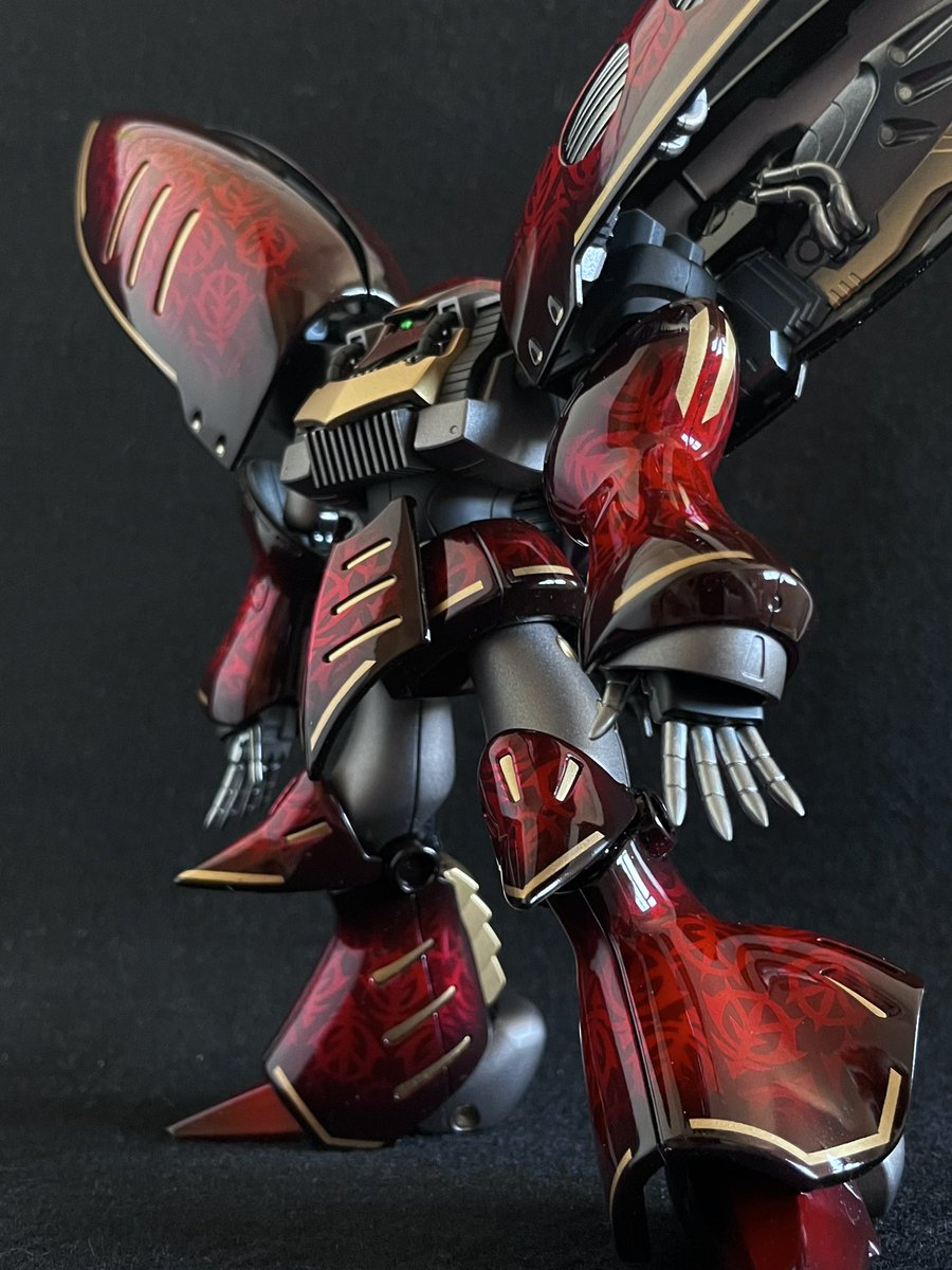 1/144 HGキュベレイ 完成しました〜(^O^) 数百枚のジオンマークを