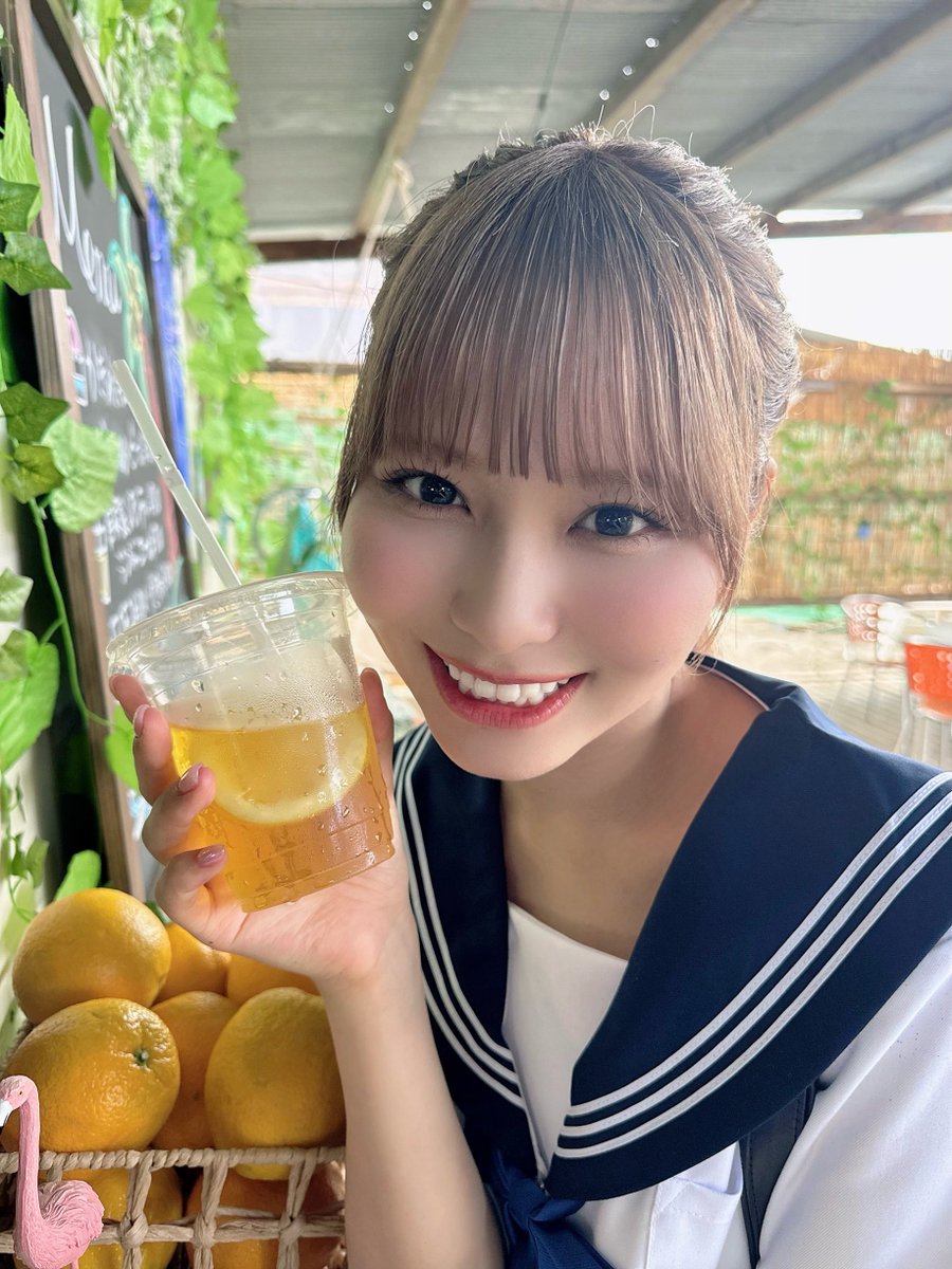 LOVE 17th single c/w 『 海とレモンティー 』 MV公開されました