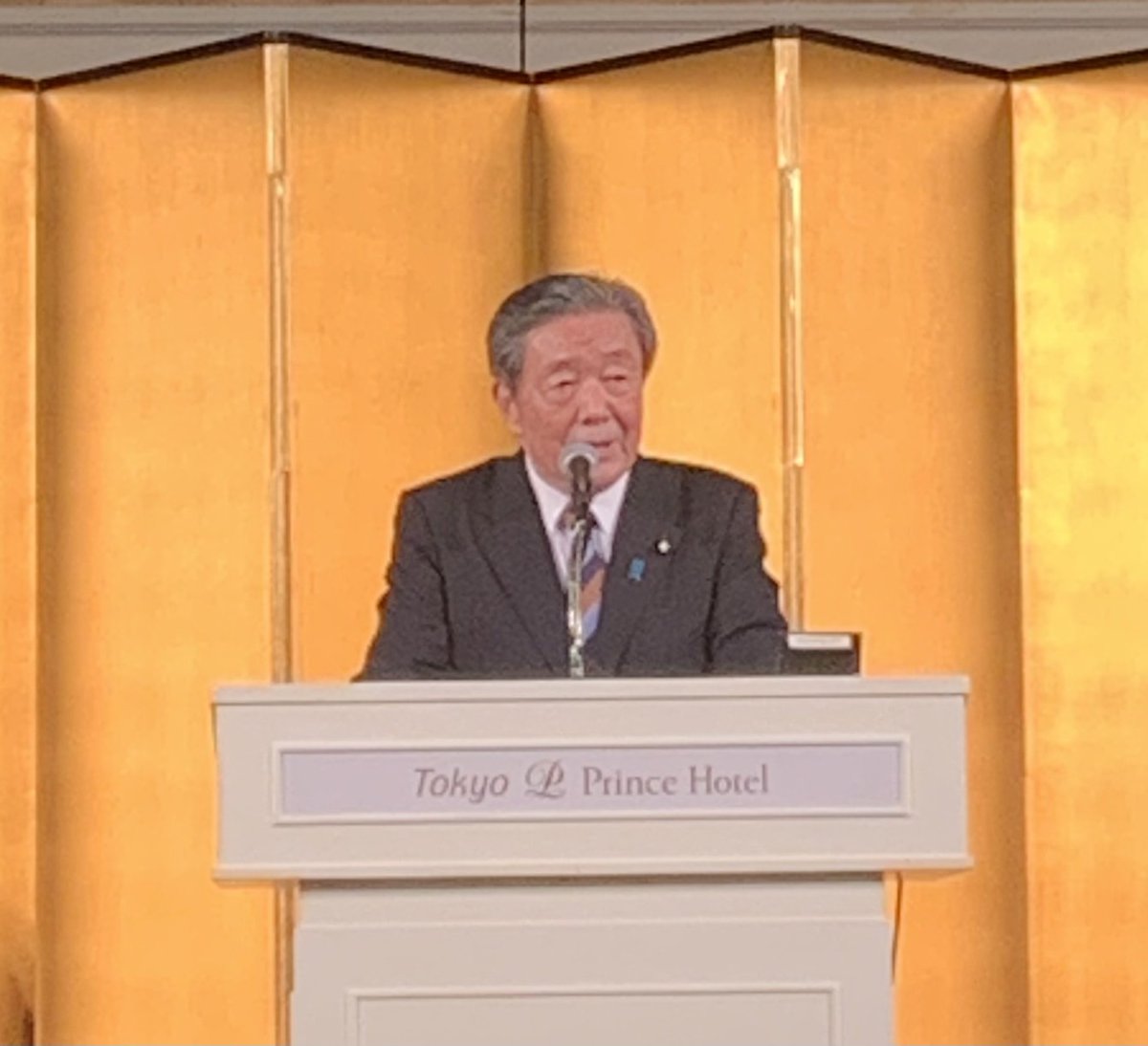 昨夜、東京プリンスホテルに於いて「鈴木宗男を叱咤激励する会」が開催