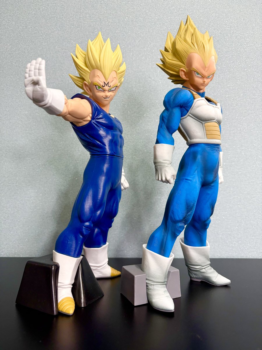 フィギュア知らない人が見たら、信じられないだろうなー。 左が1000円