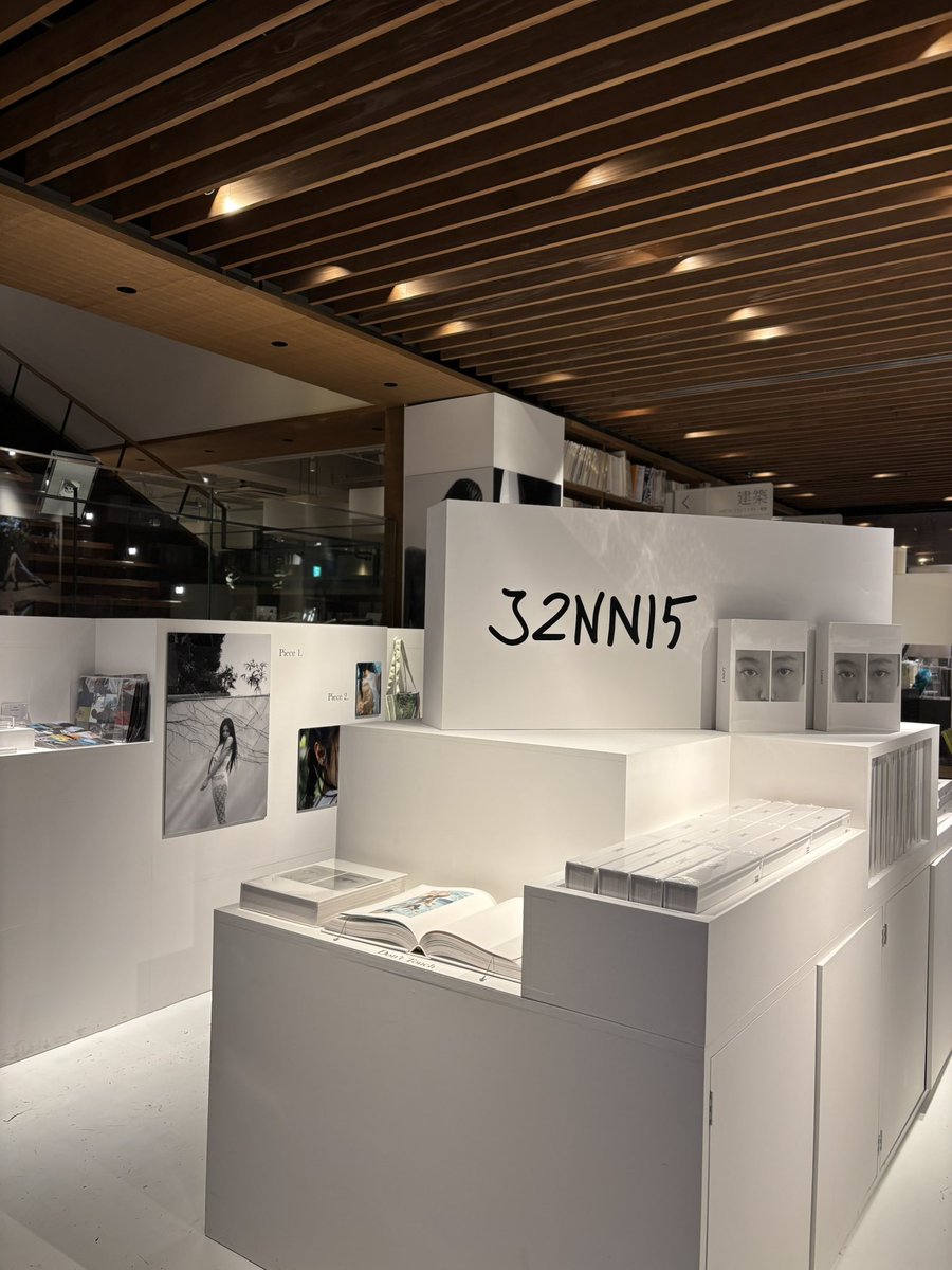 POPUP入場につきまして】 JENNIE 写真展 'J2NNI5' POP UP in 代官山 蔦