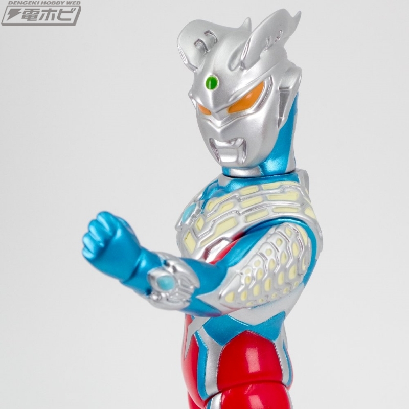 昨日の話題】ブルマァクの伝統を受け継ぐソフビモデルの「ウルトラマン