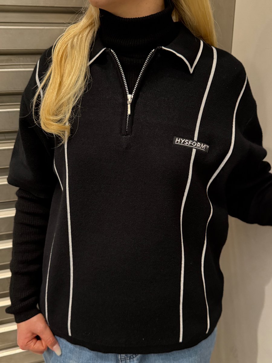 HYSFORM™】 □ITEM LINE-UP HALF ZIP KNIT POLO PRICE：¥15,400 tax-in