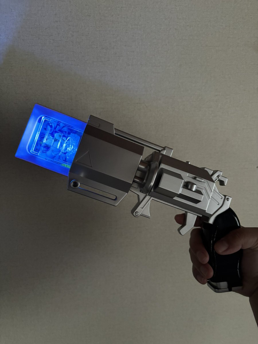 中島健人さん 話題のペンライト （推しカードを光らせられる