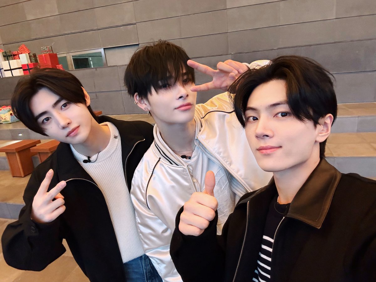 今日のENHYPEN] JAY・SUNGHOON・NI-KIの3人で初出演のM:ZINE