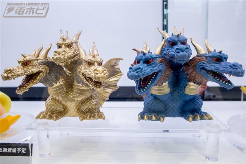 週末の話題】クレーンゲーム景品 フィギュア が展示 東宝怪獣シリーズ