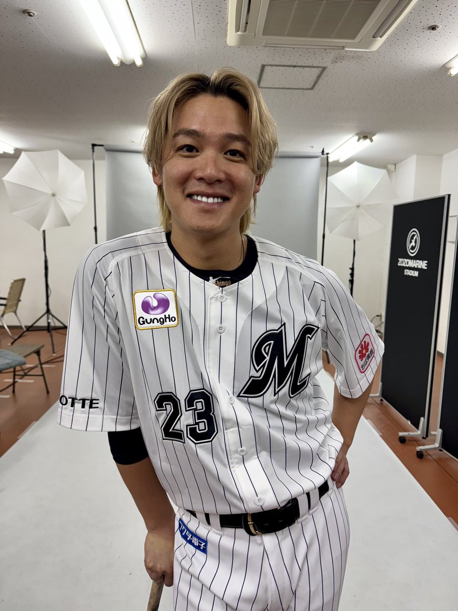 そうです、#石川慎吾 選手です！ 新しい背ネームを背負い、2025年