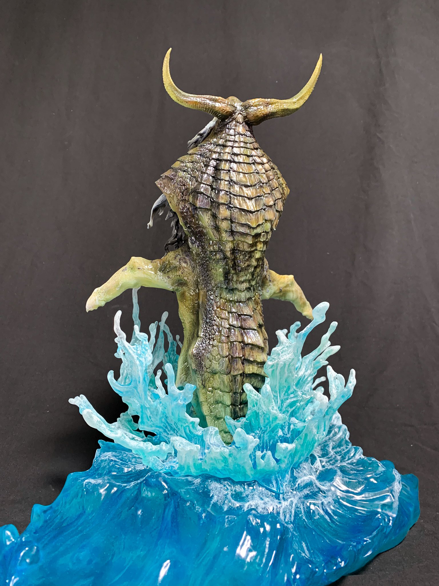 地啼龍アンイシュワルダ ガレージキット 地啼龍アンイシュワルダ