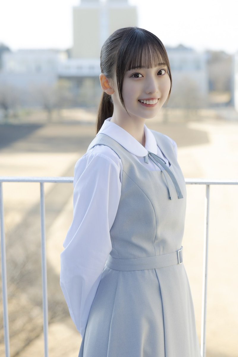 日向坂46五期生特設サイトにて 大田美月 の撮り下ろし写真と 手書き
