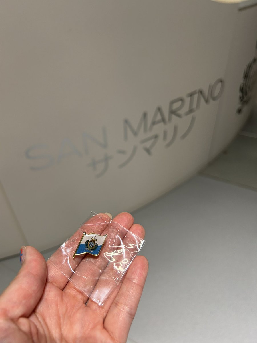 万博最初のパビリオンは推しが騎士の勲章を授与され、パビリオンの