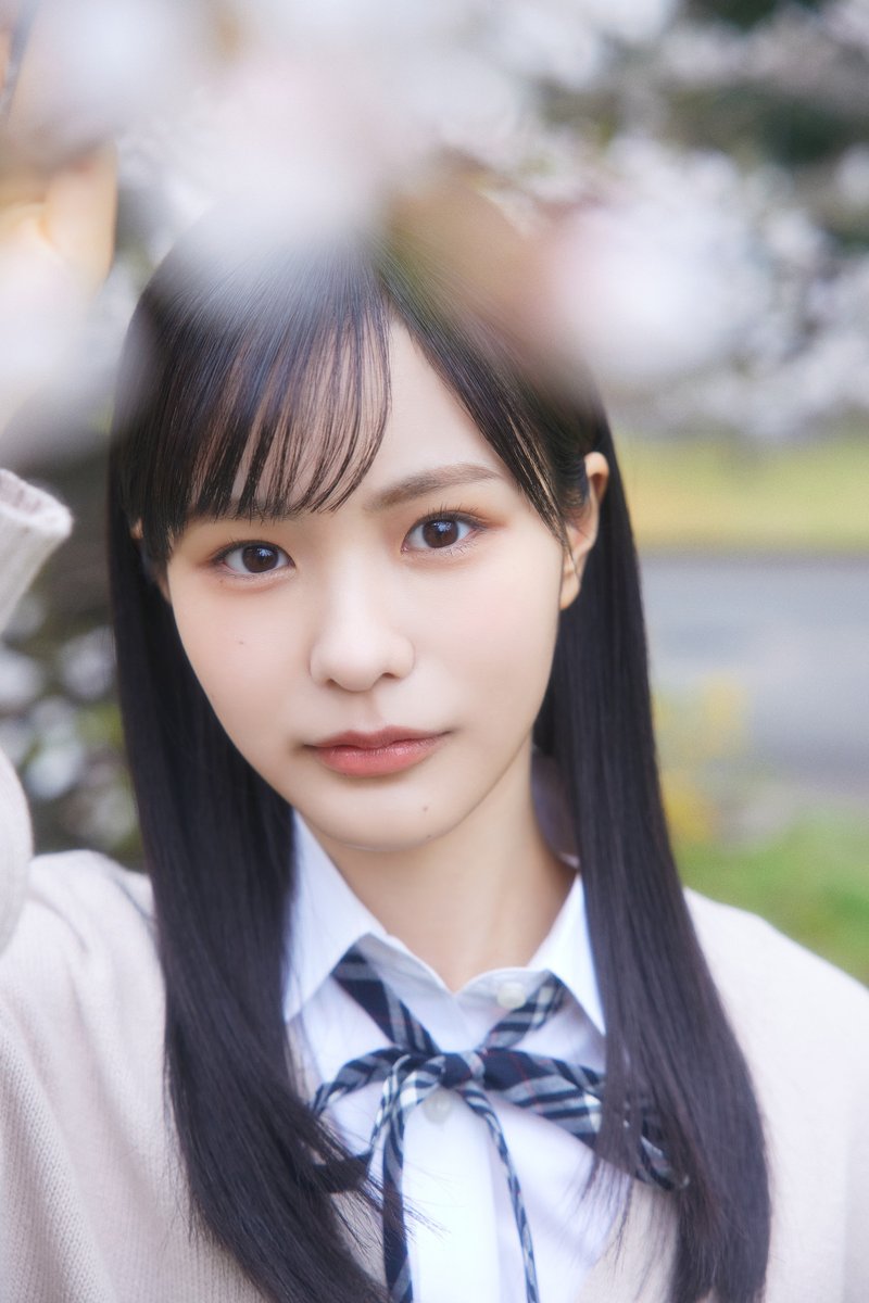 櫻坂46 四期生 お披露目特設サイトにて 中川智尋 の撮り下ろし写真と