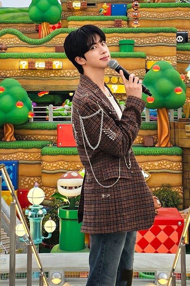 BTS JIN ジン 着用 ユニバ マリオ ベスト USJ Echo