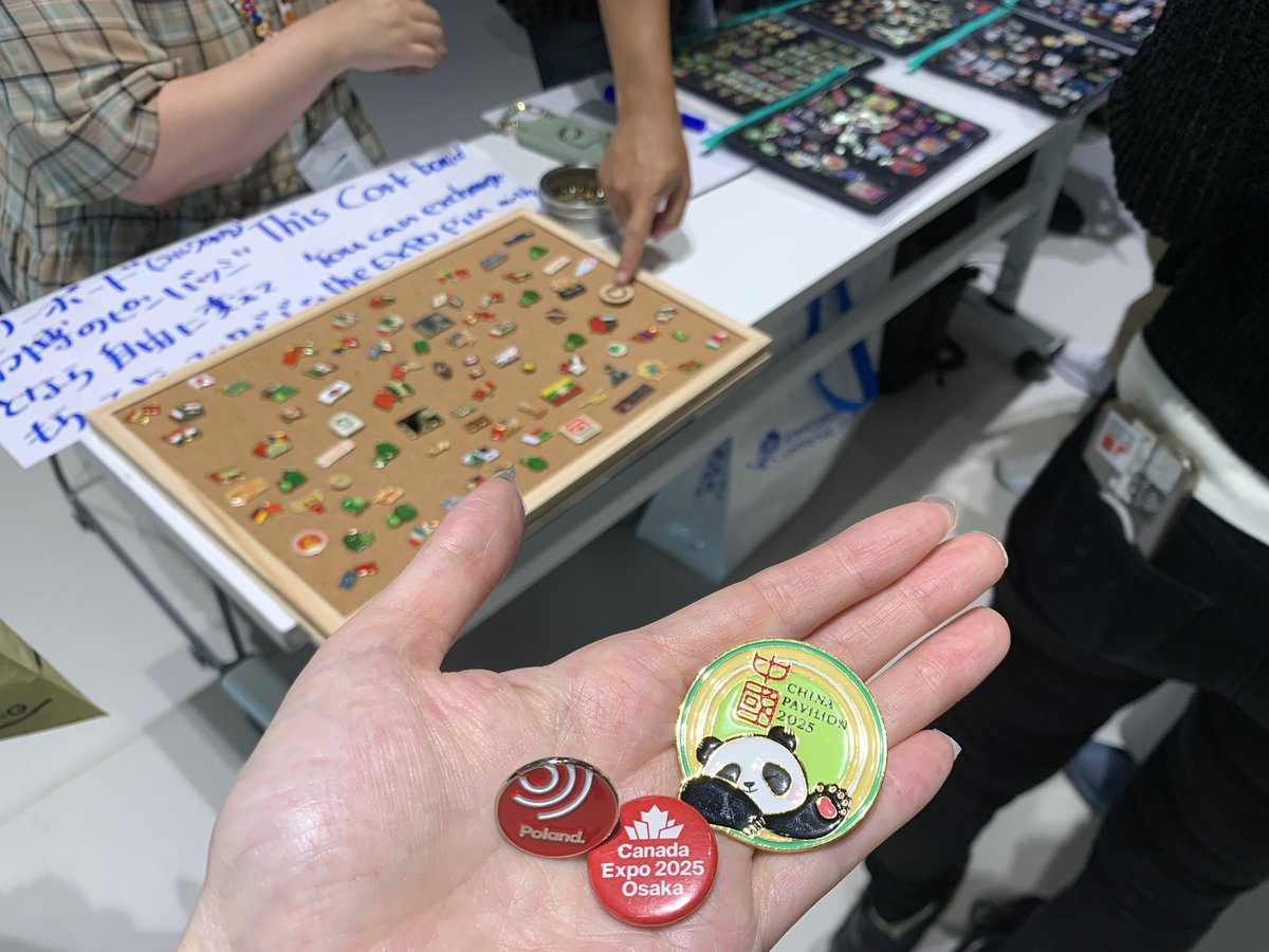 コモンズCのサンマリノ主催の ピンバッジ交換会行ってきた🥺💓 万博の