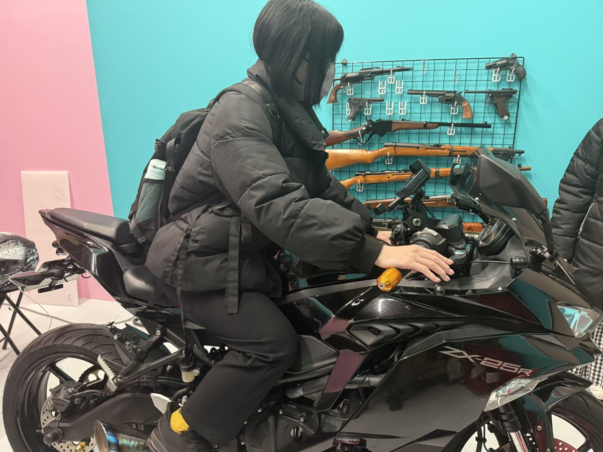 KAWASAKI ニンジャ ZX25Rで 149cmの侑生と156cm白鳥愛花@manaka46pippi
