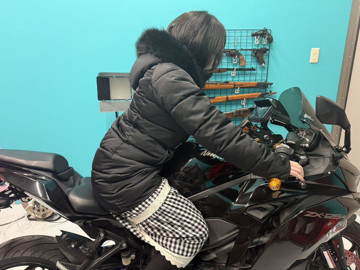 KAWASAKI ニンジャ ZX25Rで 149cmの侑生と156cm白鳥愛花@manaka46pippi
