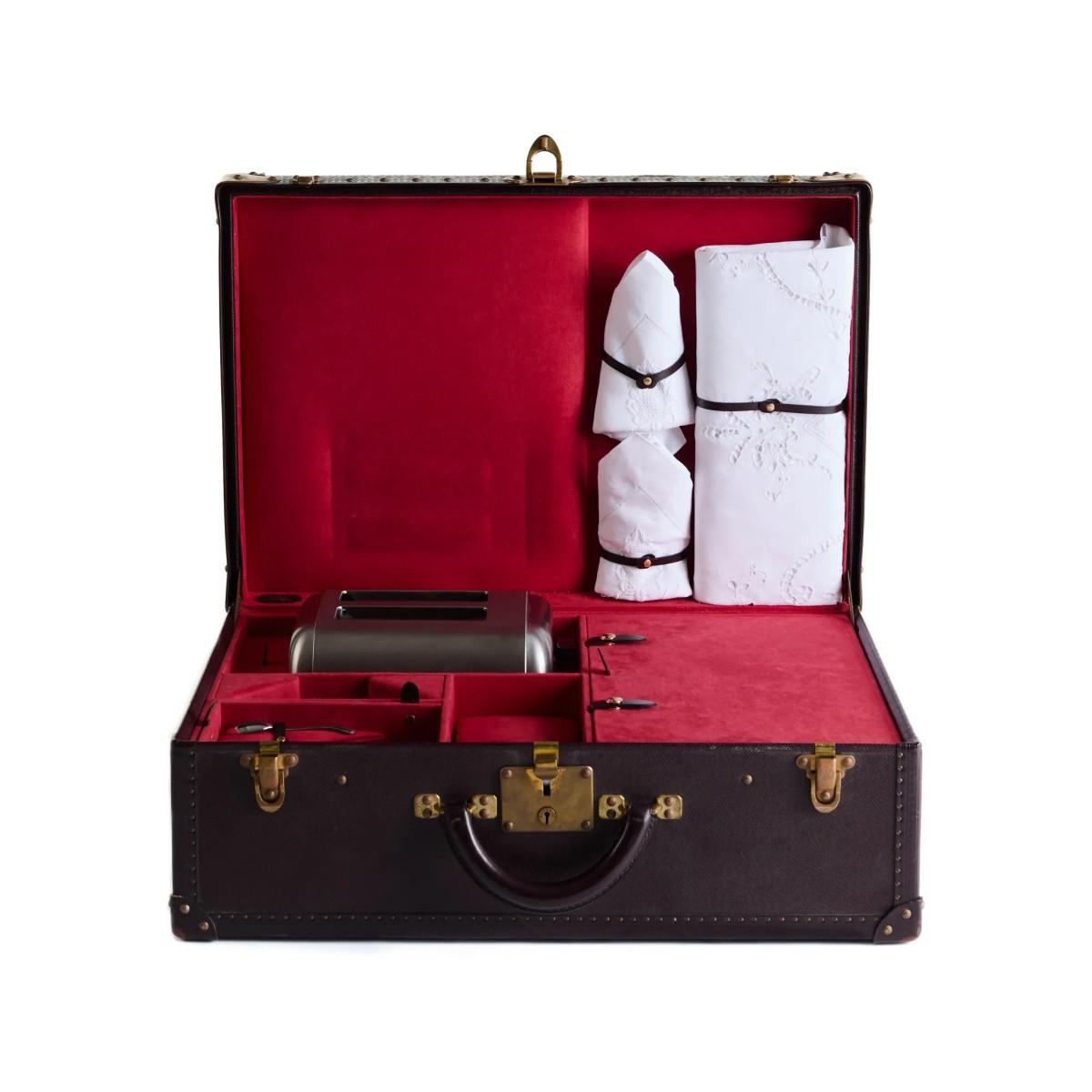 コラム】カール・ラガーフェルドの元秘書が秘蔵コレクションを