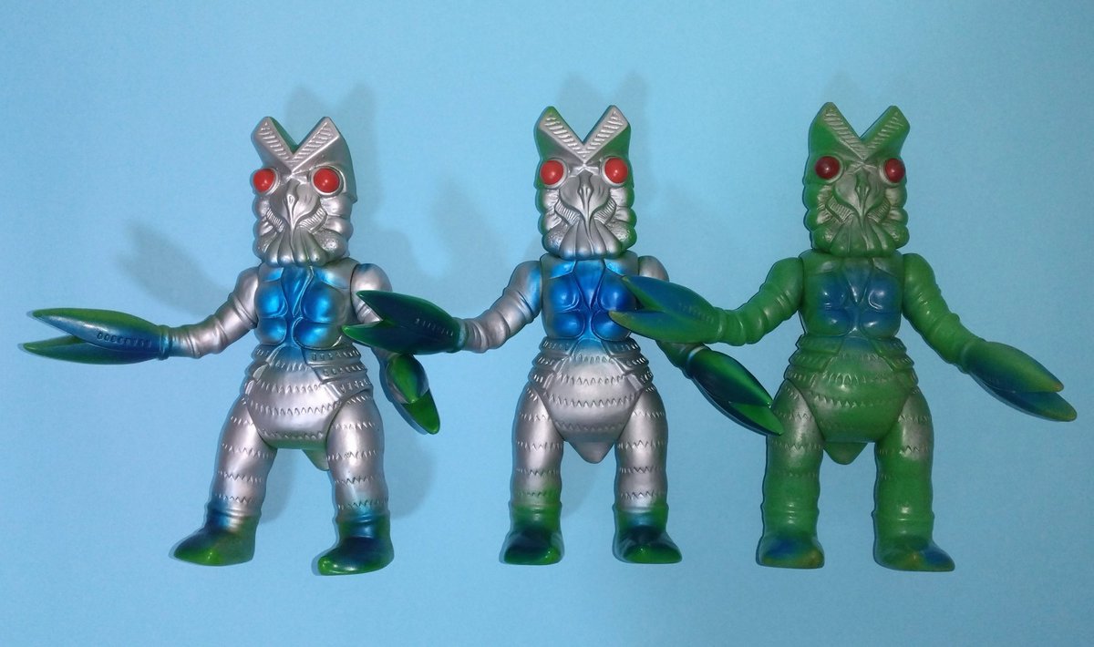 ブルマァク・バルタン星人の塗装比較画像。基本の配色はマルサン版と