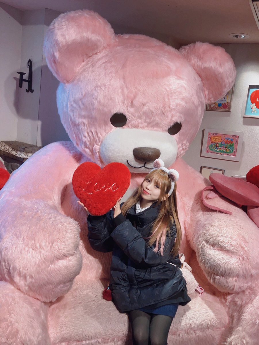 滑り込み猫の日 #猫の日 #それは猫じゃない #くまちゃん #その服はなに