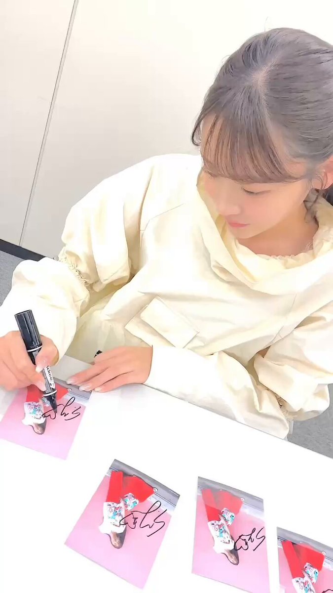 まんじゅう】 櫻井優衣 直筆サイン入りサコッシュ1位特典 まんじゅう