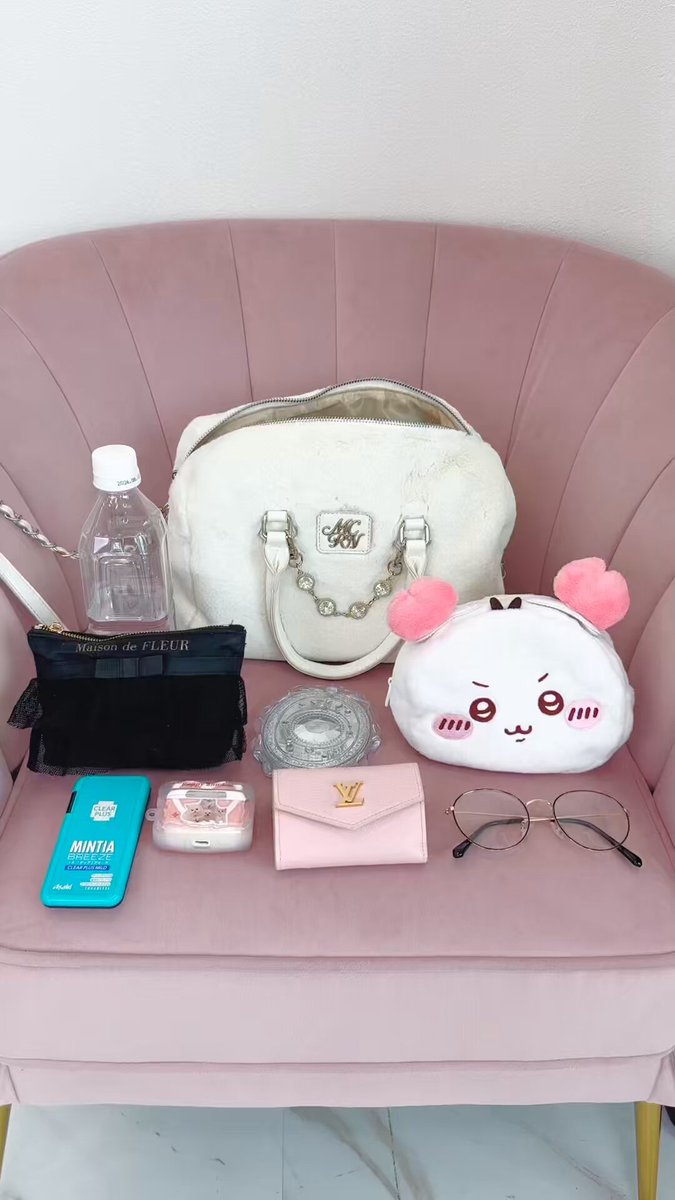 ⌇⌇たっぷり入るボストンバッグ⌇⌇ もこもこファー✖️キラキラ