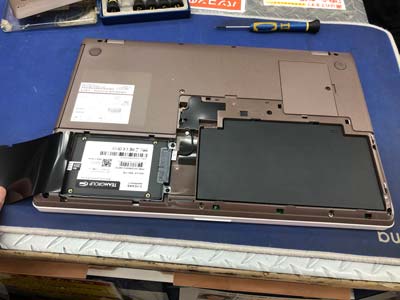 FUJITSU LIFEBOOK AH53/C2 FMVA53C2WのSSD交換及びOSインストール