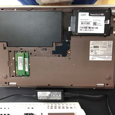 FUJITSU LIFEBOOK AH53/C2 FMVA53C2WのSSD交換及びOSインストール