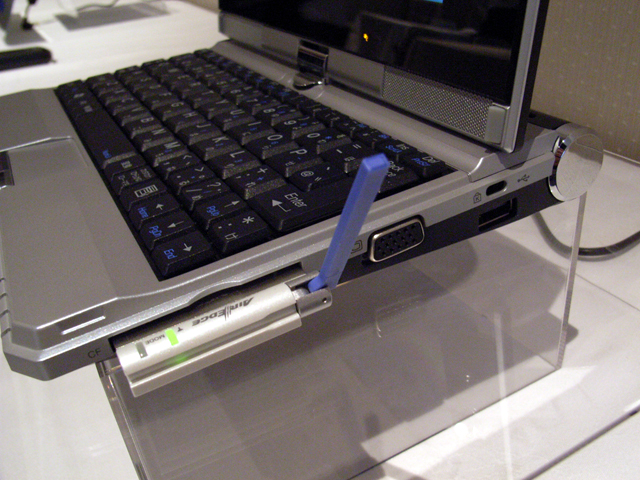 工人舎、7型ワイド液晶搭載の小型ノートPC