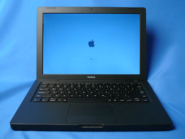 写真で見るMacBook ブラックモデル