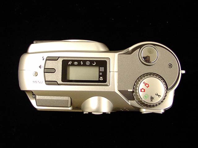 東芝、タッチパネルつきデジカメ「sora」の324万画素モデル