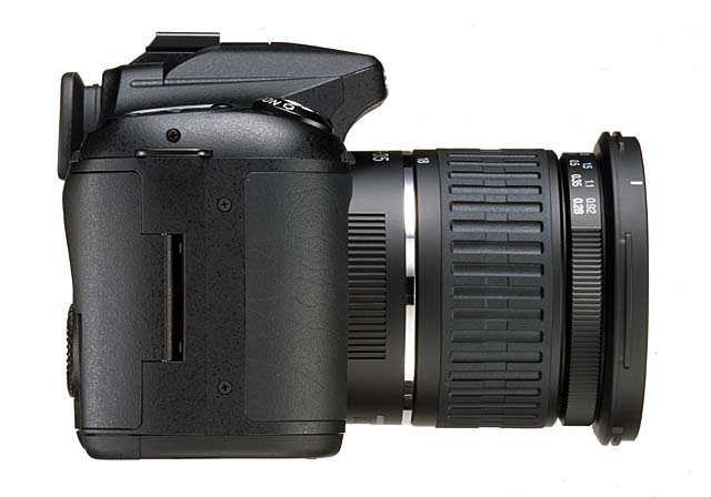 ペンタックス、レンズ交換式デジタル一眼レフカメラ「*ist D」