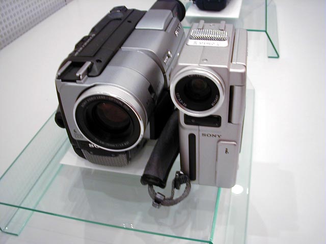 ソニー、Hi8テープにデジタル記録ができるビデオカメラ