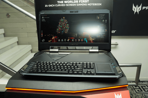 Acer、100万円を超える湾曲液晶搭載ノート「Predator 21 X」の展示機を