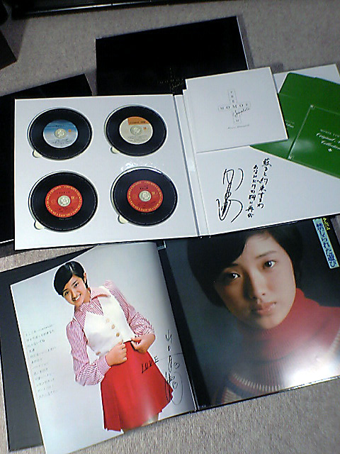 山口百恵 BOX : 懐かしいアナログ盤♪