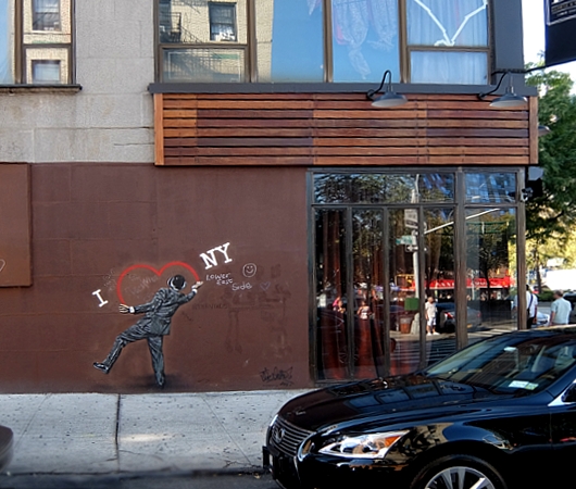 2年経っても消されないNick Walkerさんのグラフティ・アート、