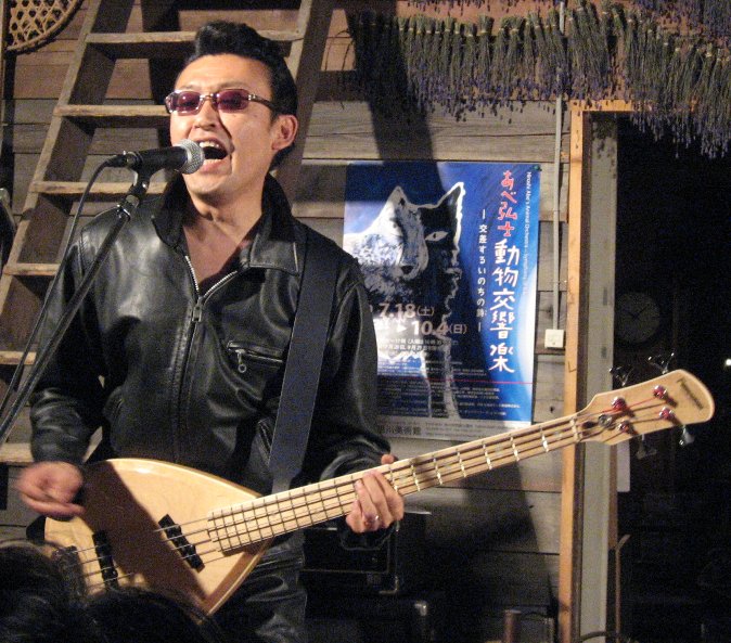 矢沢永吉が愛した「琵琶ベース」FERNANDES・FYB70 : Rock'n Roll Days