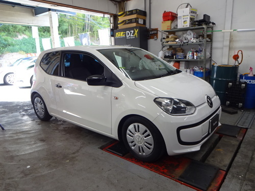 VW up!にKW車高調取り付け♪ : Macchinaの公式ブログ