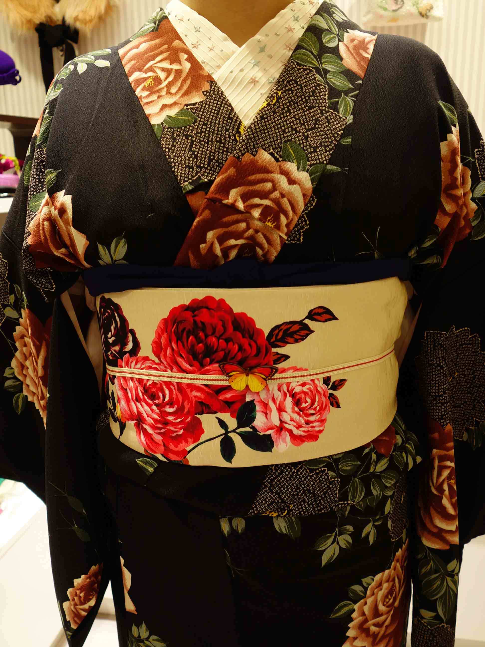 街に咲く薔薇＋ローズブーケ☆スタッフコーデ : mamechiyo modern Blog