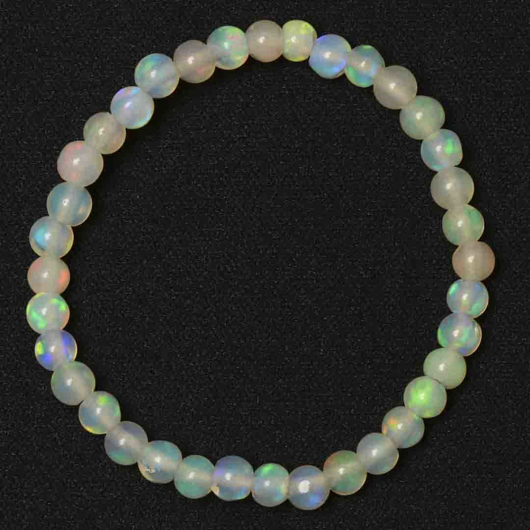 抜群の遊色効果 プレシャスオパールのブレスレット - 石の音ブログ