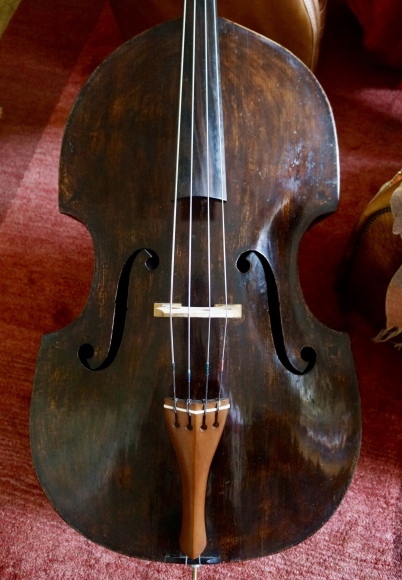 ヴァイオリンからコントラバスの為にあるMade in東京の光舜松脂 : べ