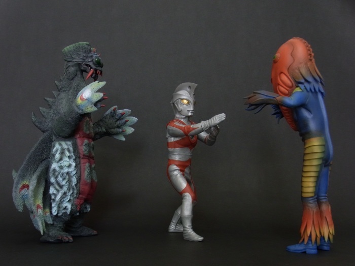 蛾超獣ドラゴリー 発光ver.」エクスプラス 少年リック 大怪獣シリーズ